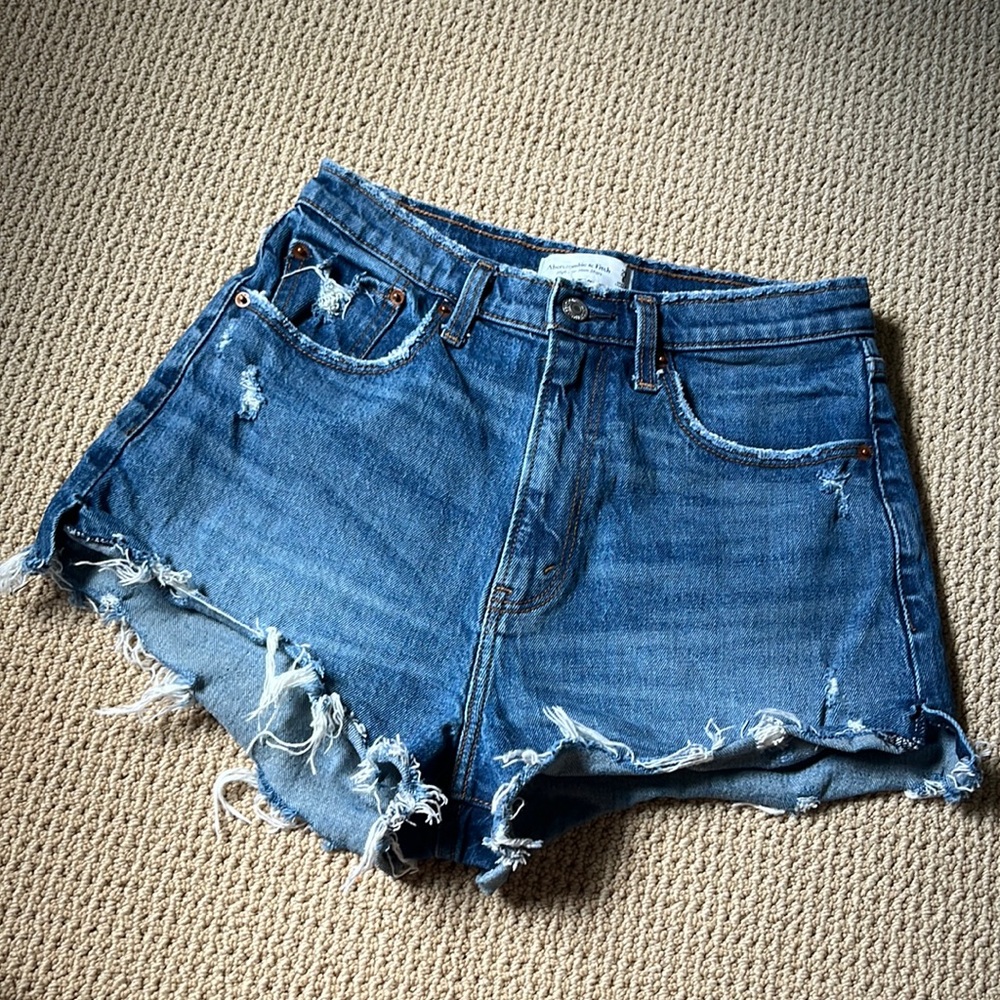 Abercrombie Curve Love High Rise Mom Short